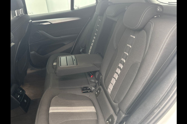 BMW X2 SDrive20i High Executive Automaat | Trekhaak | Navigatie | Climate-control | Cruise-control | Stoelverwarming |