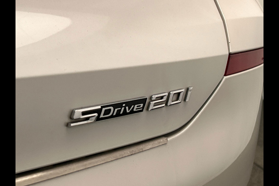BMW X2 SDrive20i High Executive Automaat | Trekhaak | Navigatie | Climate-control | Cruise-control | Stoelverwarming |