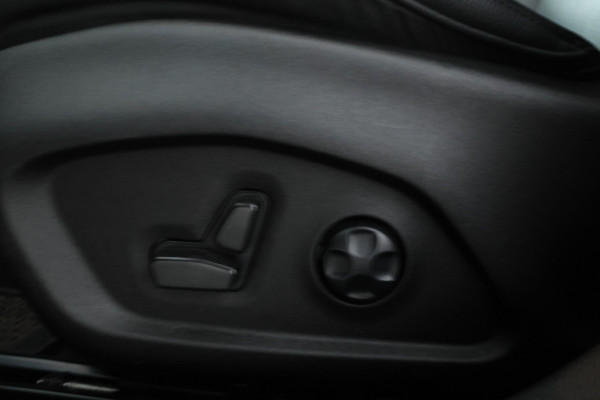 Jeep Compass 4xe 240 Plug-in Hybrid Electric 80th Anniversary Trekhaak, Automaat, Full Black!