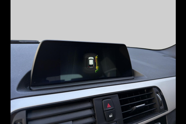 BMW 1-serie 118i Executive Automaat Incl. Stoelverwarming | Lederen stoelen| Parkeersensoren | Navigatie
