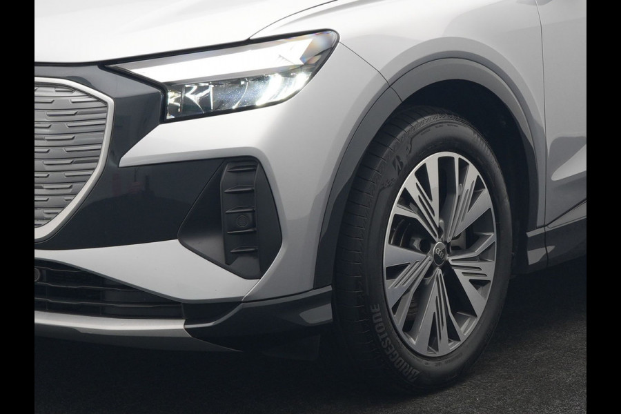 Audi Q4 e-tron 50 quattro Advanced edition 77 kWh 300pk Dealer O.H. | Apple Carplay | Voorstoelen Verwarmd | Navigatie Plus | 19"L.M | LED | Cruise Control | DAB | Virtual |
