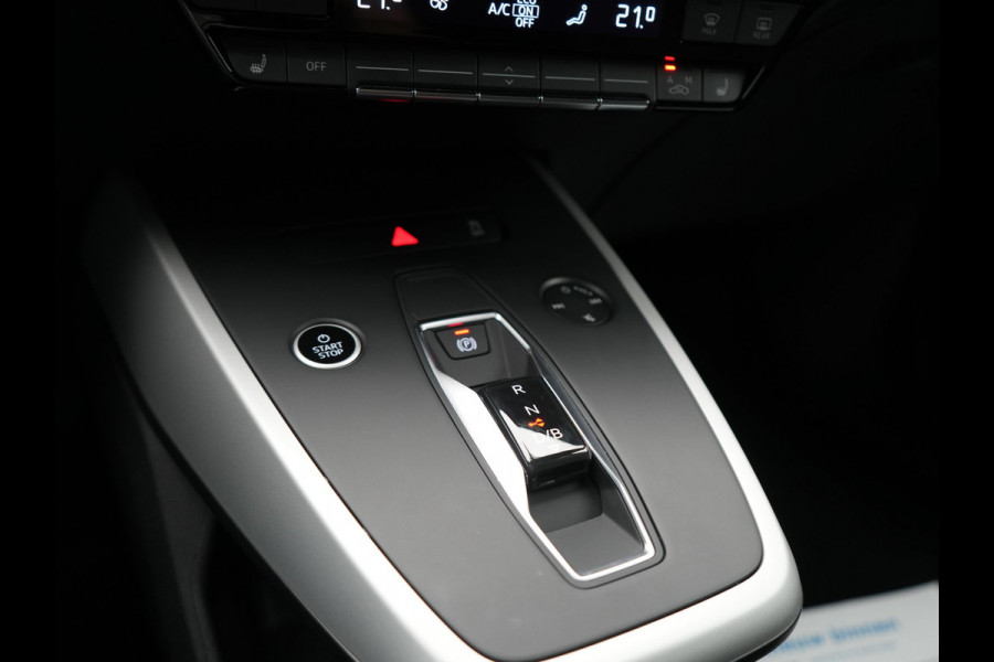 Audi Q4 e-tron 50 quattro Advanced edition 77 kWh 300pk Dealer O.H. | Apple Carplay | Voorstoelen Verwarmd | Navigatie Plus | 19"L.M | LED | Cruise Control | DAB | Virtual |