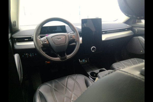 Ford Mustang Mach-E Extended RWD 98 kWh | 32.000 KM | SOH 96,5 % | Technology Pack | WORDT VERWACHT!