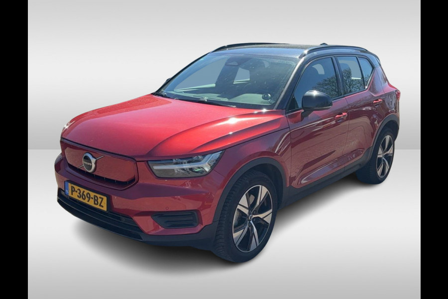 Volvo XC40 Recharge Plus / Trekhaak / Camera / CarPlay / Sfeerverlichting / 19'' / Stuur+Stoelverwarming / DAB / ACC / Warmtepomp
