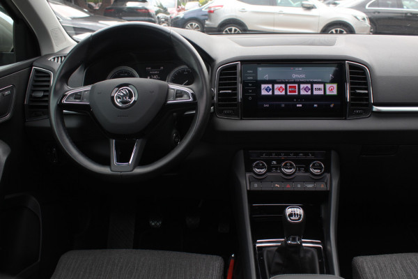 Škoda Karoq 1.5 TSI ACT Style Business / Trekhaak / Camera / Keyless / CarPlay / 18'' / Canton Audio / DAB / Stoelverwarming / Cruise Control Adaptief