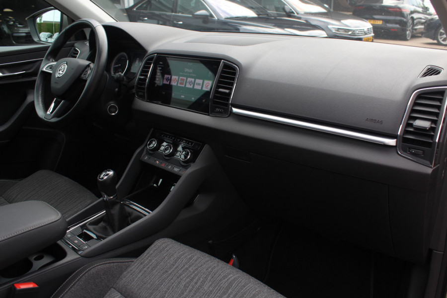 Škoda Karoq 1.5 TSI ACT Style Business / Trekhaak / Camera / Keyless / CarPlay / 18'' / Canton Audio / DAB / Stoelverwarming / Cruise Control Adaptief