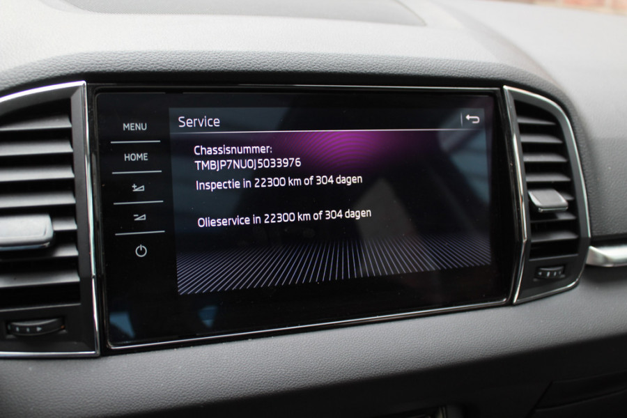 Škoda Karoq 1.5 TSI ACT Style Business / Trekhaak / Camera / Keyless / CarPlay / 18'' / Canton Audio / DAB / Stoelverwarming / Cruise Control Adaptief