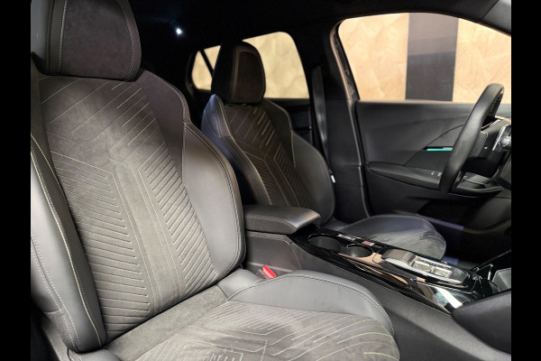 Peugeot 2008 1.2 PureTech 130 GT | Sfeerverlichting | Camera | Stoelverwarming | Carplay