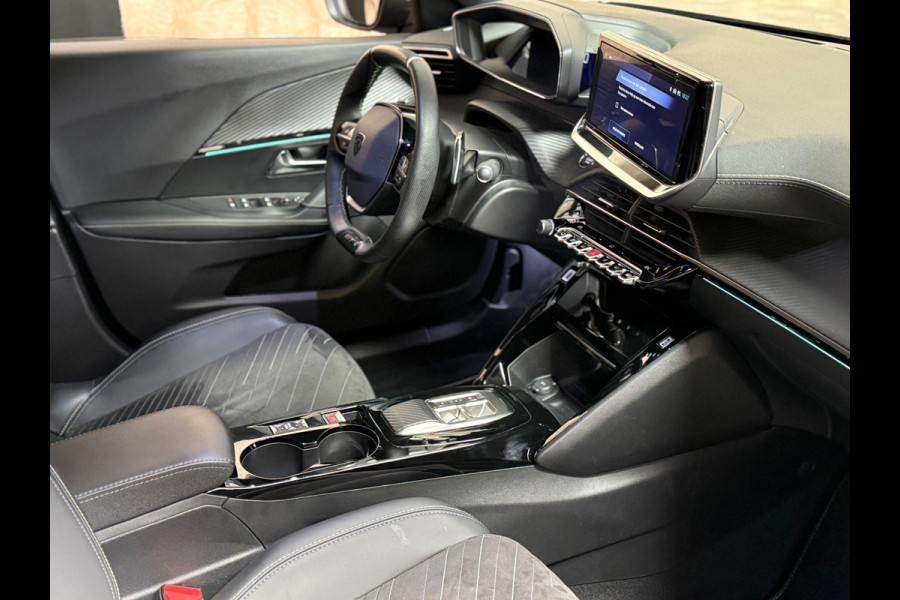 Peugeot 2008 1.2 PureTech 130 GT | Sfeerverlichting | Camera | Stoelverwarming | Carplay