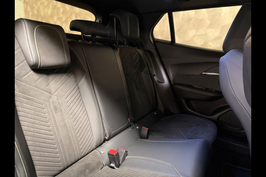 Peugeot 2008 1.2 PureTech 130 GT | Sfeerverlichting | Camera | Stoelverwarming | Carplay