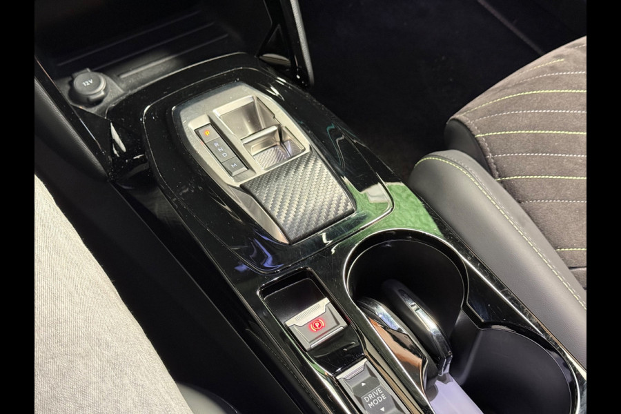 Peugeot 2008 1.2 PureTech 130 GT | Sfeerverlichting | Camera | Stoelverwarming | Carplay