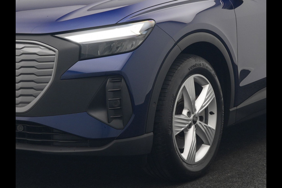 Audi Q4 e-tron 40 Advanced edition 77 kWh 204pk Dealer O.H. | S-Line Interieur | Trekhaak Af Fabriek | Adaptive Cruise | Camera | Blis | Sportstoelen Verwarmd | Apple Carplay | Navigatie | DAB |