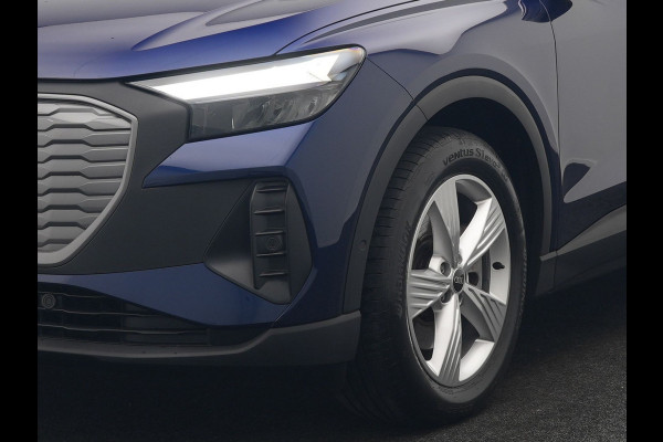 Audi Q4 e-tron 40 Advanced edition 77 kWh 204pk Dealer O.H. | S-Line Interieur | Trekhaak Af Fabriek | Adaptive Cruise | Camera | Blis | Sportstoelen Verwarmd | Apple Carplay | Navigatie | DAB |