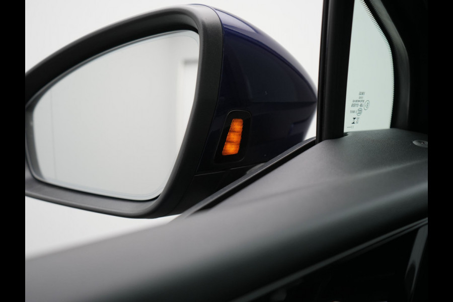 Audi Q4 e-tron 40 Advanced edition 77 kWh 204pk Dealer O.H. | S-Line Interieur | Trekhaak Af Fabriek | Adaptive Cruise | Camera | Blis | Sportstoelen Verwarmd | Apple Carplay | Navigatie | DAB |