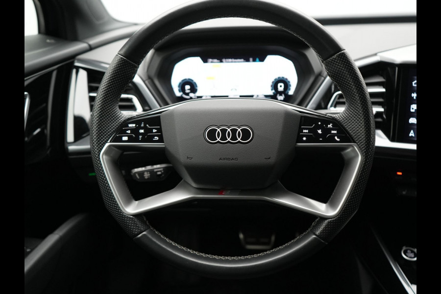 Audi Q4 e-tron 40 Advanced edition 77 kWh 204pk Dealer O.H. | S-Line Interieur | Trekhaak Af Fabriek | Adaptive Cruise | Camera | Blis | Sportstoelen Verwarmd | Apple Carplay | Navigatie | DAB |
