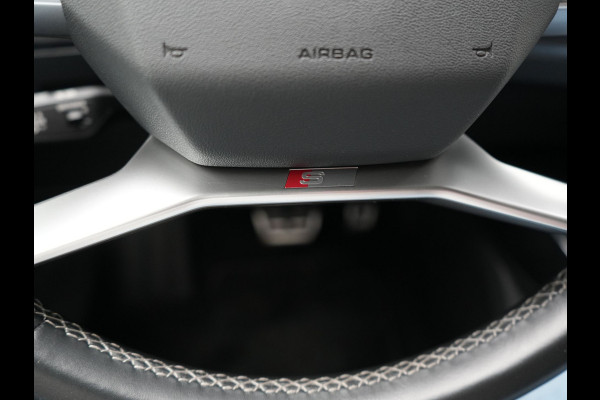 Audi Q4 e-tron 40 Advanced edition 77 kWh 204pk Dealer O.H. | S-Line Interieur | Trekhaak Af Fabriek | Adaptive Cruise | Camera | Blis | Sportstoelen Verwarmd | Apple Carplay | Navigatie | DAB |