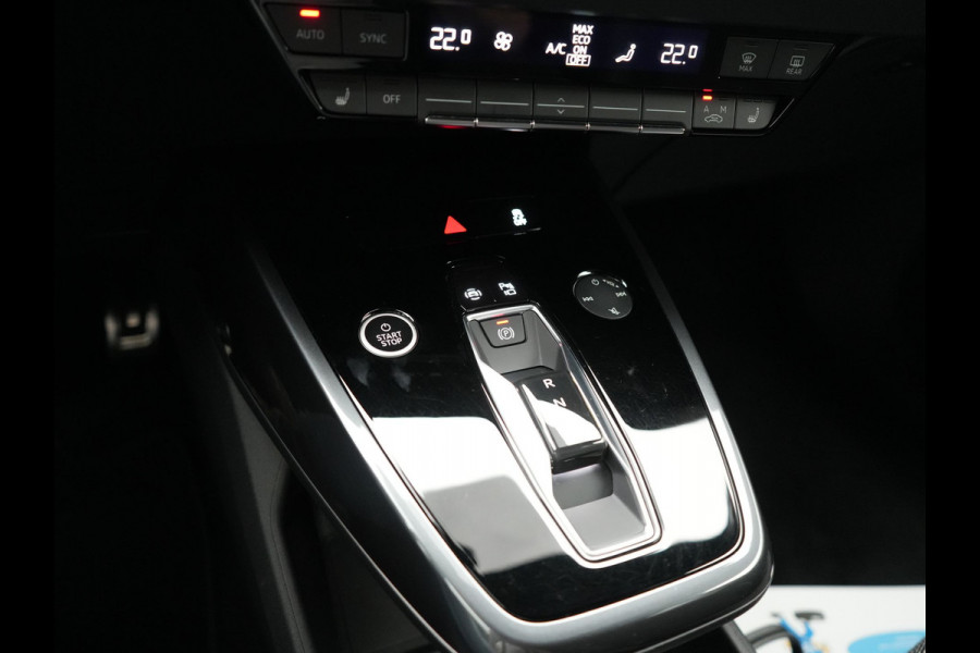 Audi Q4 e-tron 40 Advanced edition 77 kWh 204pk Dealer O.H. | S-Line Interieur | Trekhaak Af Fabriek | Adaptive Cruise | Camera | Blis | Sportstoelen Verwarmd | Apple Carplay | Navigatie | DAB |