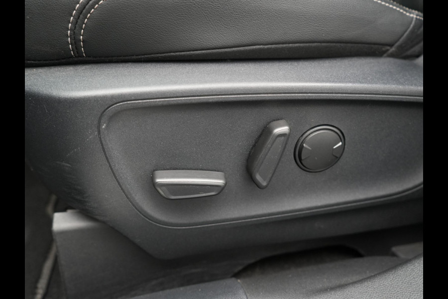 Ford Kuga 2.5 Vignale PHEV 225pk Dealer O.H. | Trekhaak Af Fabriek | Adaptive Cruise | Head Up | 360 Camera | Bang & Olufsen | Lederen Sportstoelen Memory & Verwarmd | Keyless | Blis | Stuur Verwarmd | Apple Carplay | Navigatie | DAB |  Plug In Hybrid |