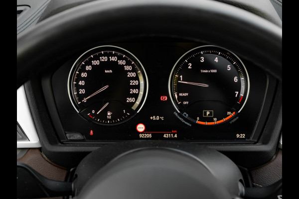 BMW X1 sDrive20i M-Sport - Pano - Trekhaak - Memoryzetel - Camera - Harman Kardon