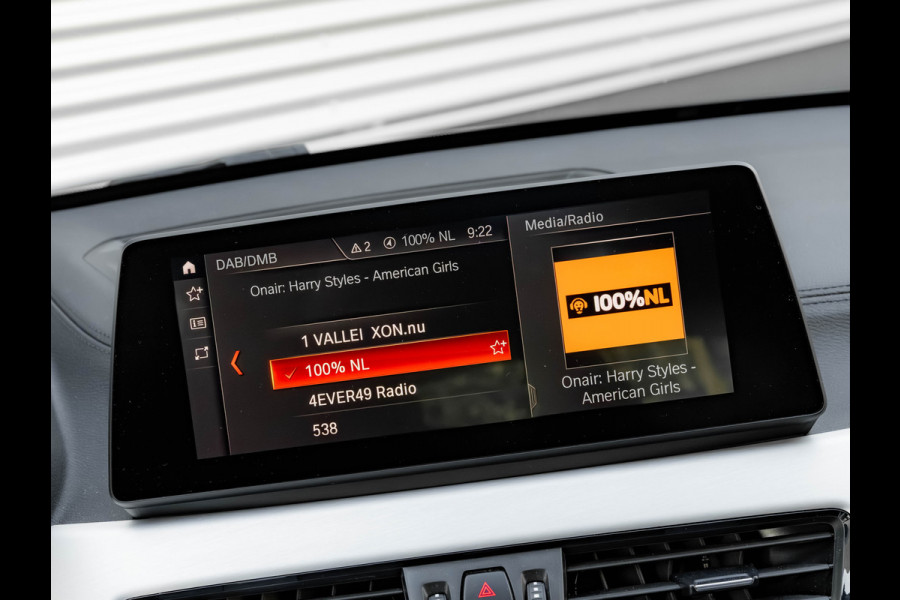 BMW X1 sDrive20i M-Sport - Pano - Trekhaak - Memoryzetel - Camera - Harman Kardon