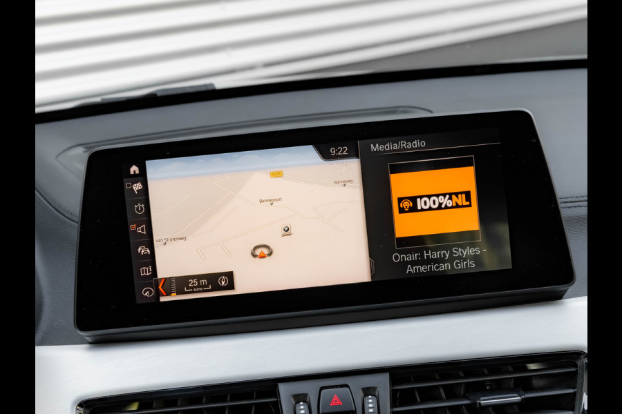 BMW X1 sDrive20i M-Sport - Pano - Trekhaak - Memoryzetel - Camera - Harman Kardon