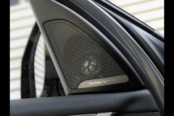 BMW X1 sDrive20i M-Sport - Pano - Trekhaak - Memoryzetel - Camera - Harman Kardon