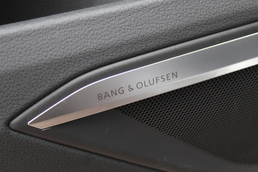 Audi e-tron e-tron 55 quattro advanced Pro Line Plus 95 kWh / Full option! / Trekhaak / Panoramadak / 360Camera / Head-up / B&O / Keyless / 21'' / Softclose / Stoelmassage / Luxe Leder / Nachtzicht / DAB / ACC