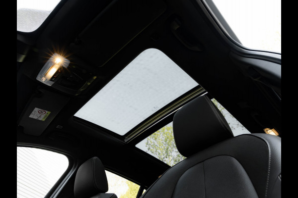 BMW X1 sDrive20i M-Sport - Pano - Trekhaak - Memoryzetel - Camera - Harman Kardon