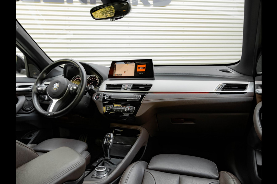 BMW X1 sDrive20i M-Sport - Pano - Trekhaak - Memoryzetel - Camera - Harman Kardon