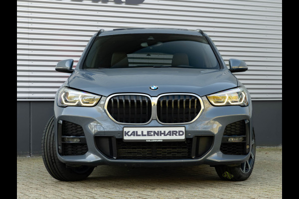 BMW X1 sDrive20i M-Sport - Pano - Trekhaak - Memoryzetel - Camera - Harman Kardon