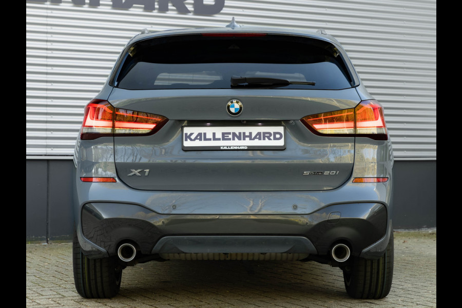 BMW X1 sDrive20i M-Sport - Pano - Trekhaak - Memoryzetel - Camera - Harman Kardon