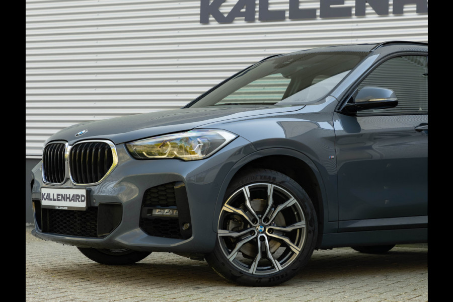 BMW X1 sDrive20i M-Sport - Pano - Trekhaak - Memoryzetel - Camera - Harman Kardon