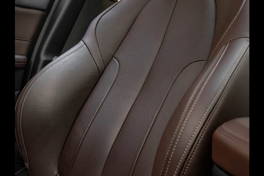 BMW X1 sDrive20i M-Sport - Pano - Trekhaak - Memoryzetel - Camera - Harman Kardon