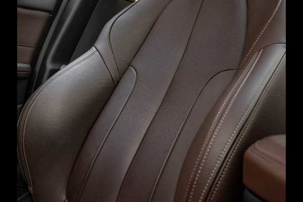 BMW X1 sDrive20i M-Sport - Pano - Trekhaak - Memoryzetel - Camera - Harman Kardon