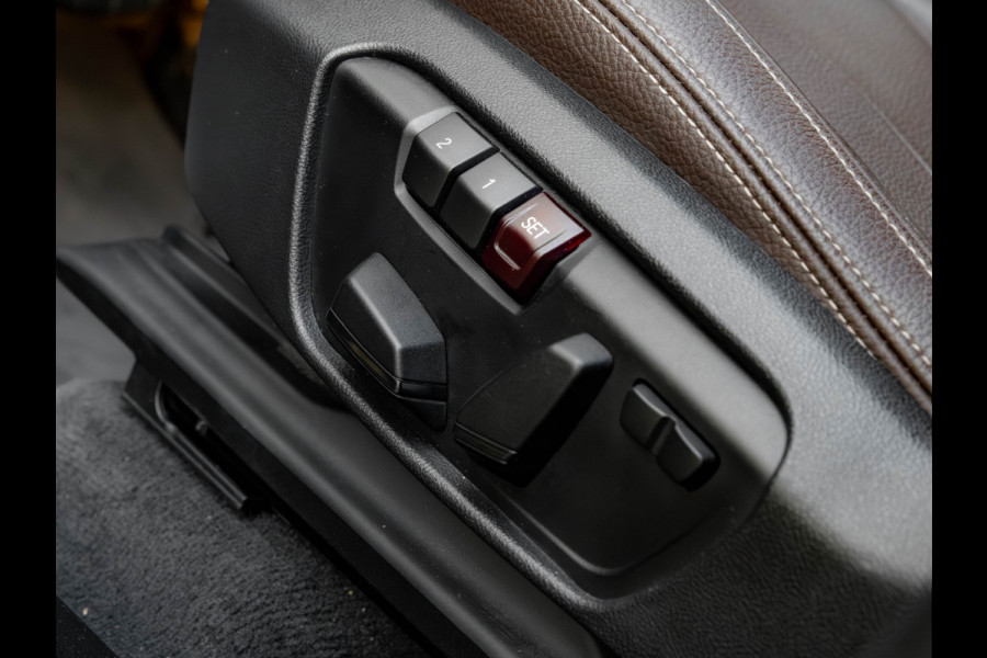 BMW X1 sDrive20i M-Sport - Pano - Trekhaak - Memoryzetel - Camera - Harman Kardon