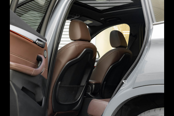 BMW X1 sDrive20i M-Sport - Pano - Trekhaak - Memoryzetel - Camera - Harman Kardon