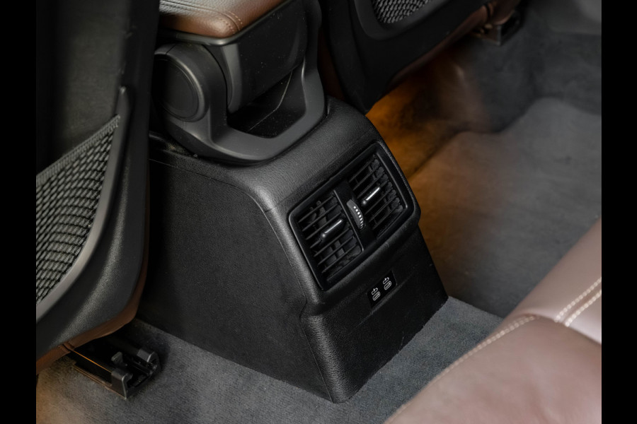 BMW X1 sDrive20i M-Sport - Pano - Trekhaak - Memoryzetel - Camera - Harman Kardon