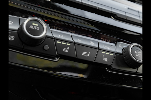 BMW X1 sDrive20i M-Sport - Pano - Trekhaak - Memoryzetel - Camera - Harman Kardon