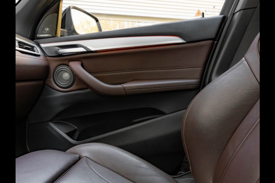 BMW X1 sDrive20i M-Sport - Pano - Trekhaak - Memoryzetel - Camera - Harman Kardon