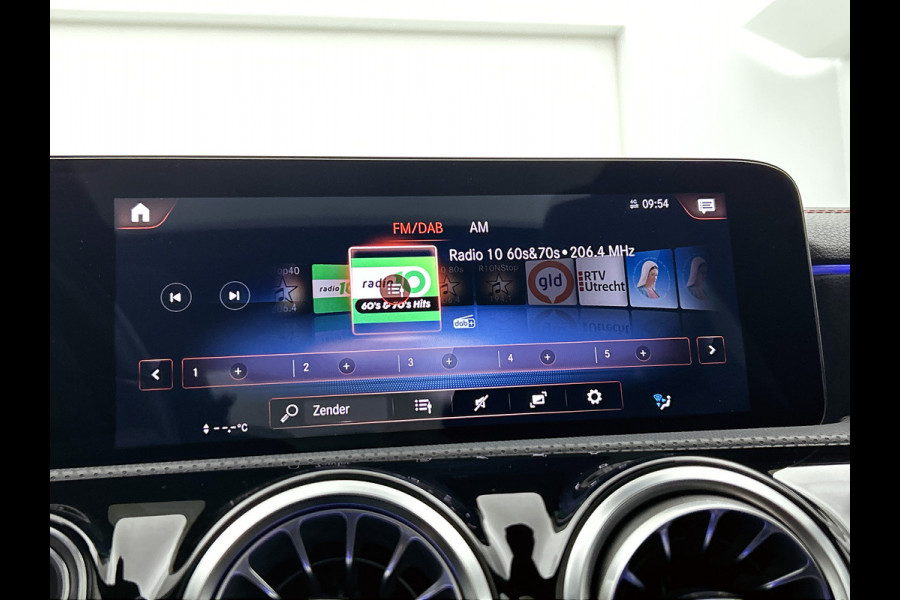 Mercedes-Benz CLA-Klasse 250 e Premium Inclusief 24 maanden Mercedes-Benz Certified garantie voor Europa.