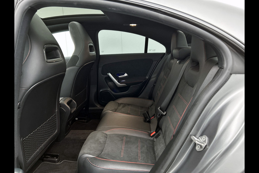 Mercedes-Benz CLA-Klasse 250 e Premium Inclusief 24 maanden Mercedes-Benz Certified garantie voor Europa.