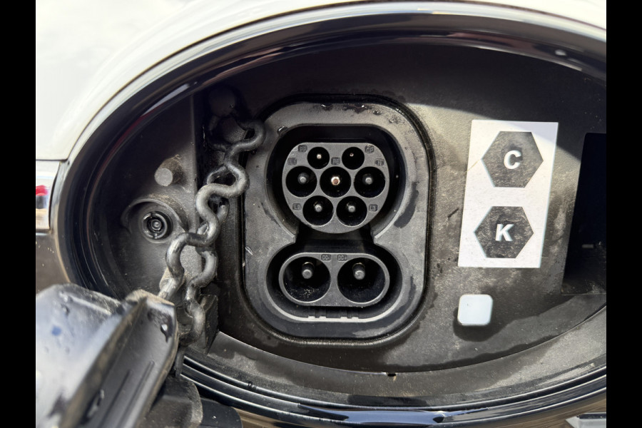 Maxus eDeliver 9 65kWh *Direct beschikbaar* NIEUW DHollandia Laadklep 172km WLTP 204PK 80kW Snelladen Carplay Adaptieve Cruise Control LED Airco Koffer Bakwagen Meubelbak