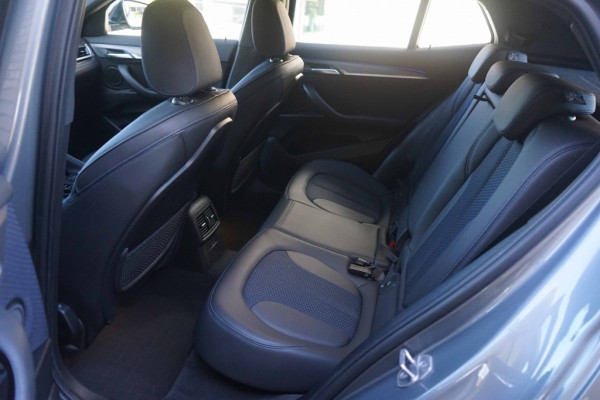 BMW X2 sDrive 18i M-Sport shadow-line 136PK