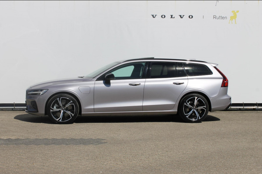 Volvo V60 T6 350PK Automaat Plug-in hybrid AWD Ultra Dark Adaptieve Cruise Control / Head-up display / Panoramisch schuif-kanteldak / Harman Kardon Audio / Blis / Google infotainment