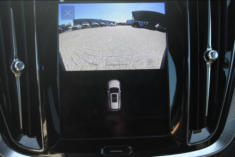Volvo V60 T6 350PK Automaat Plug-in hybrid AWD Ultra Dark Adaptieve Cruise Control / Head-up display / Panoramisch schuif-kanteldak / Harman Kardon Audio / Blis / Google infotainment