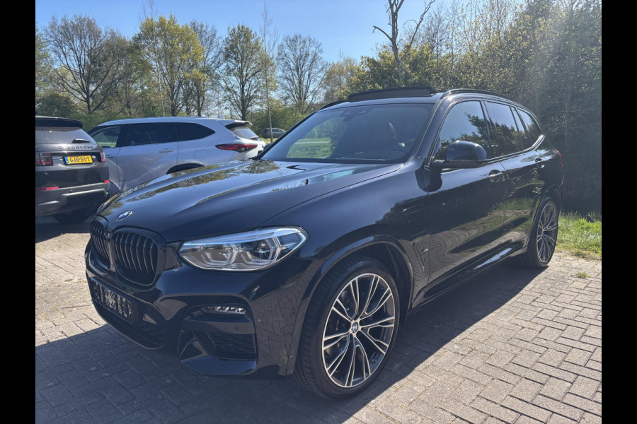 BMW X3 xDrive30e M Sport Plug-in Hybrid 292pk | VOL! | Panormamadak | Adaptive cruise | Trekhaak | M-pakket | Sportstoelen | 21 inch | Head-up Display | Memory seats | Harman Kardon | 360 graden camera | Keyless | Stoelverwarming | Adaptief deming systeem | Draadloos opladen