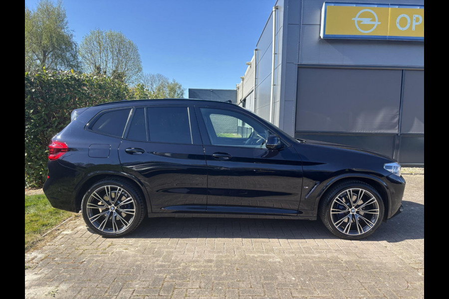 BMW X3 xDrive30e M Sport Plug-in Hybrid 292pk | VOL! | Panormamadak | Adaptive cruise | Trekhaak | M-pakket | Sportstoelen | 21 inch | Head-up Display | Memory seats | Harman Kardon | 360 graden camera | Keyless | Stoelverwarming | Adaptief deming systeem | Draadloos opladen