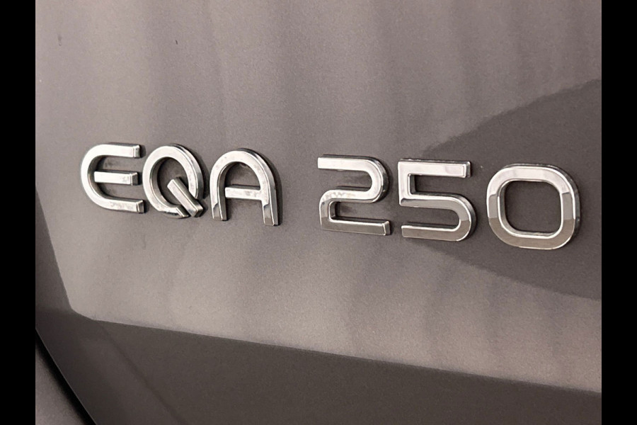 Mercedes-Benz EQA 250 Business Solution AMG 67 kWh | Origineel Nederlands | 1e Eigenaar | Navigatie | Leder/Alcantara | Camera |