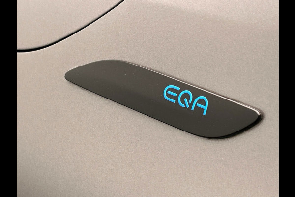 Mercedes-Benz EQA 250 Business Solution AMG 67 kWh | Origineel Nederlands | 1e Eigenaar | Navigatie | Leder/Alcantara | Camera |