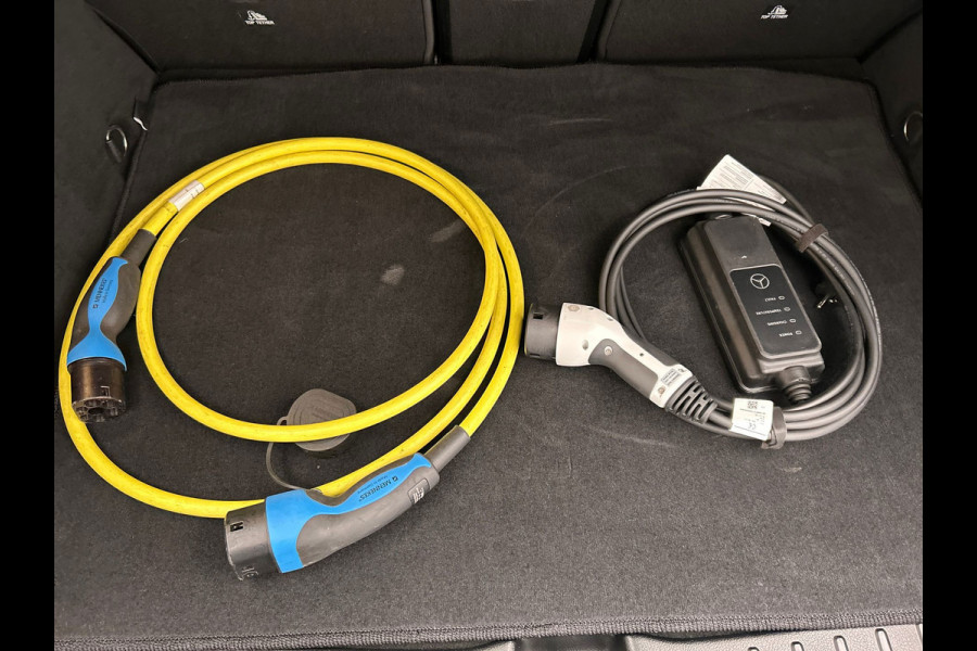 Mercedes-Benz EQA 250 Business Solution AMG 67 kWh | Origineel Nederlands | 1e Eigenaar | Navigatie | Leder/Alcantara | Camera |